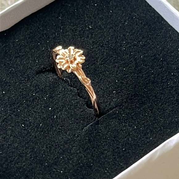 Brand New 14K Gold Plated Rose Gold Daisy Flower Ring Size 7 April Floral - Picture 10 of 12